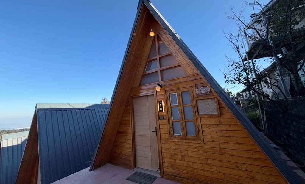 cottage-room-gallery2