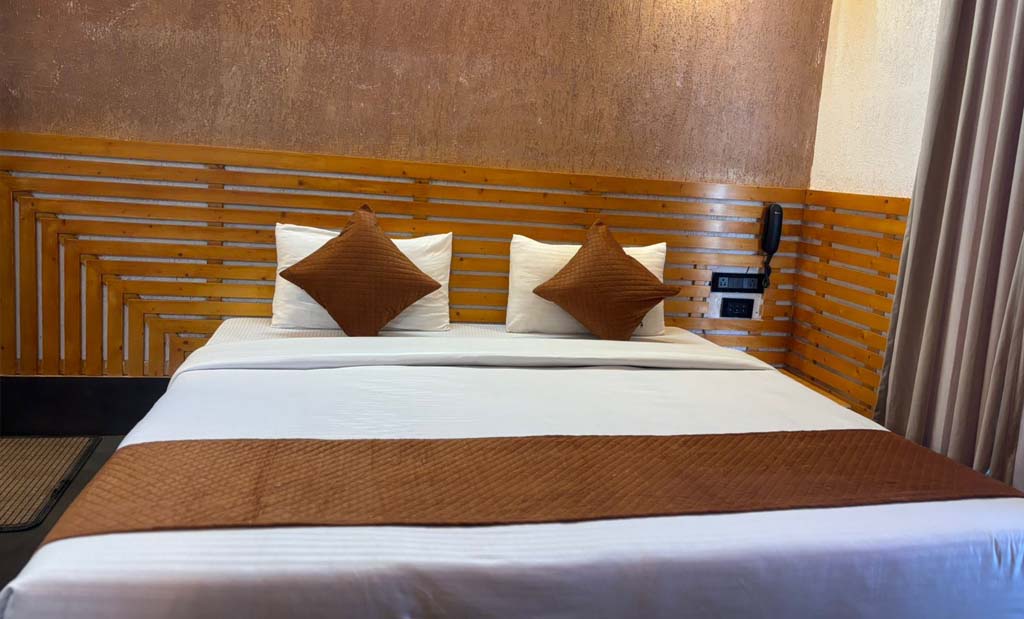 cottage-room-gallery3